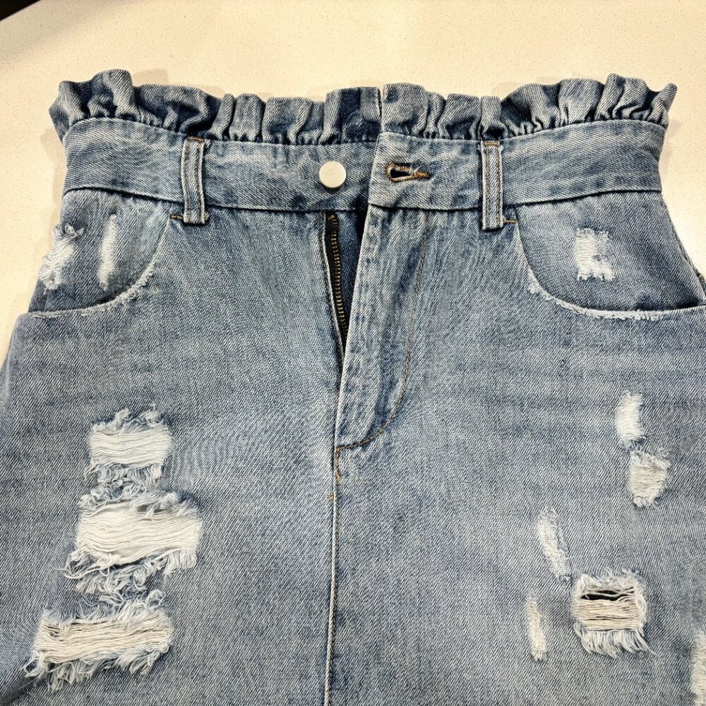 Hayden Light denim mini skirt, ruffled waist, frayed Hemline, Vintage Vibe Small - Picture 9 of 9
